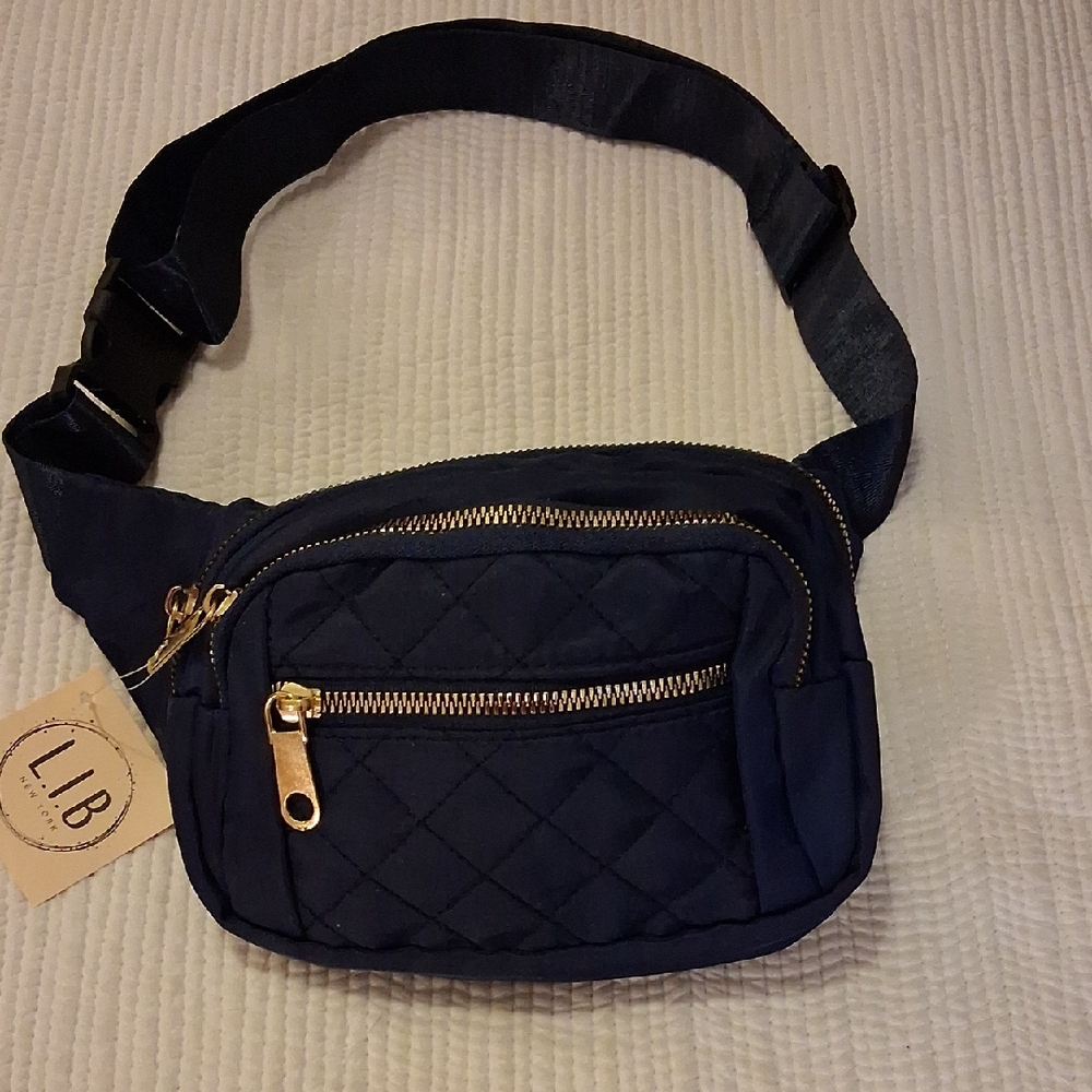 L.I.B. New York Navy Quilted Belt Bag w Gold Accent Zip pockets, adjustable belt
